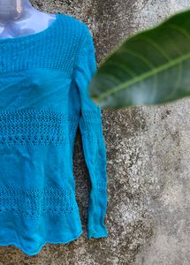 25B. BLUE SWEATER TOP