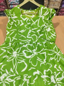 Title:🌿 Elegant Lime Green Floral Cotton Dress 🌸