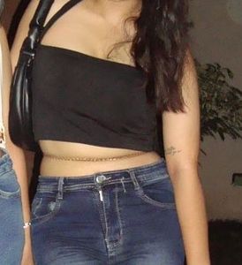 Trendy Black Top 🎀