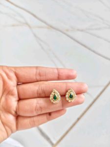 Invisible chain + 3pairs of earing studs