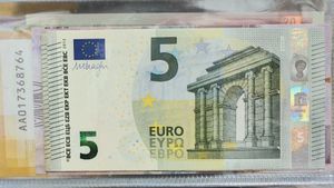 5 Euro Portugal Banknote