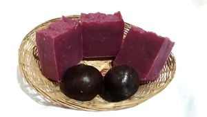 Handmade Beetroot and Rose Soap
