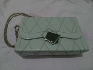 Chic Chain Shoulder Bag