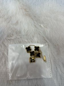 ✨Royal Noir Clover Charm Bracelet✨