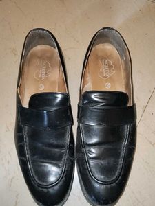 Black Acuto Leather Loafers