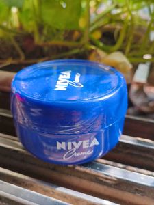 NIVEA CREME