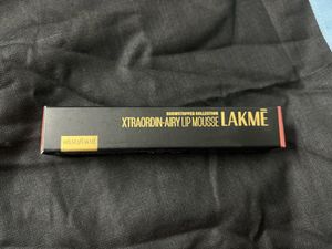Lakme Xtraordin Airy Lip Mousse