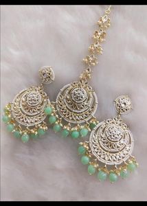 Misboota Earrings With Tikka