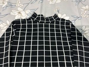 Grid Pattern Long Sleeve Top