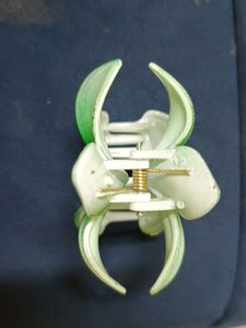 Green Hawaii Claw Clip