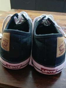 Levi&#39;s Canvas