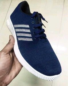 NEW NO USED SPORTS SHOES.