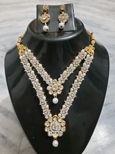 Small White Necklace Set