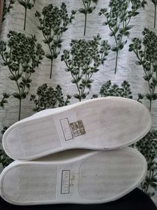 (New) White Leather Sneakers