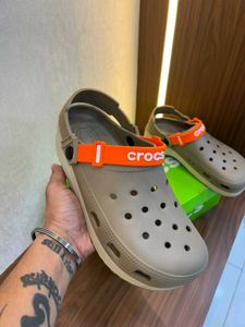 Crocs Hike