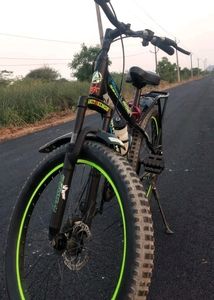 Avon Waka  Fat Tire Bik