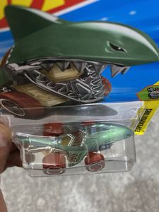 Shark Bite - Treasure Hunt