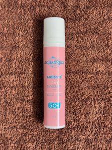 Aqualogica Radiance+ Dewy Sunscreen