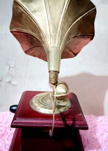 Gramophone Showpiece