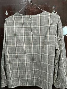 Gray Plaid Long Sleeve Top