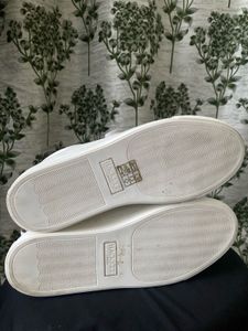 New Basic White Leather Sneaker