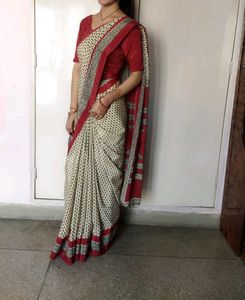 Printed Maroon And Off White Silk Saree