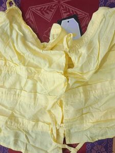 Butter Yellow Top