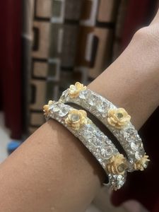 Whit Nag &amp; Flower Design Kangan