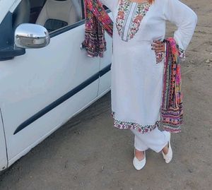 White Embroidered Dress Size XL