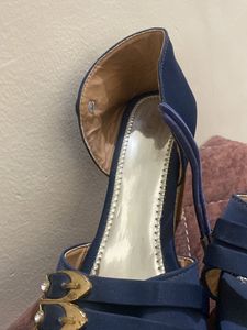 Heels Size Is 5