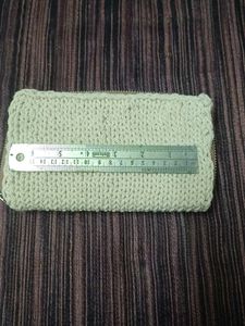 Knitted Walet