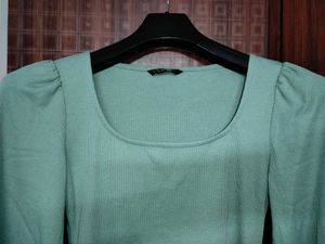 Chic Green Long Sleeve Top