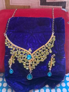 Minimalist Yet Elegant Jewellery Set