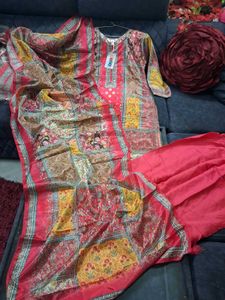 Elegant Printed Kurta Set razwadi