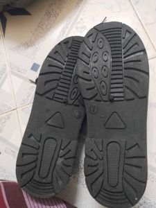 UNUSED SCHOOL SHOE FOR BOYS