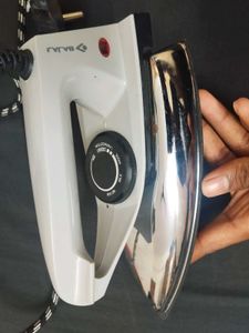 Bajaj Iron Box