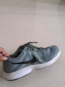 Nike Revolution 4 Grey Running Shoes