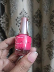 Swiss Beauty Highlighter With branded Nail Polish