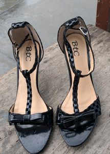 Heel 👠 Sandal
