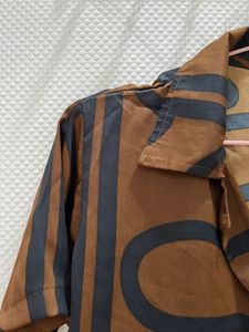Bold Brown Abstract Shirt – Unisex Style, Easy Fit