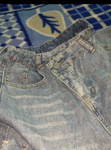 Side cutouts straight fit jeans