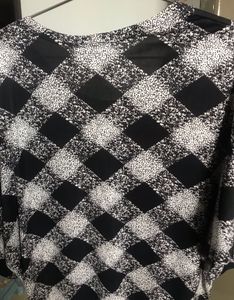 Bella Black &amp; White Top