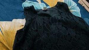 Sleevless Classy Black Top