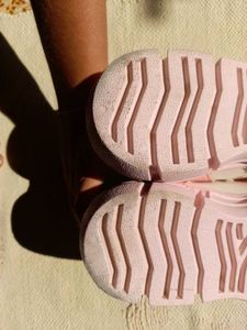 Pink &amp; Green 'Layasa' Sneakers