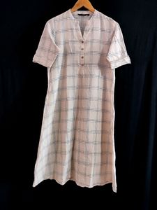 Srishti Off White Checks Kurti