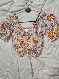 H&amp;M Floral Puff Sleeve Crop Top