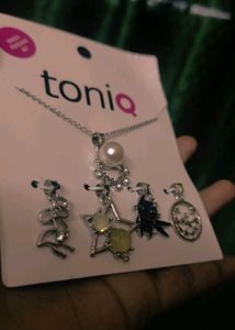 Toniq Pendant Set