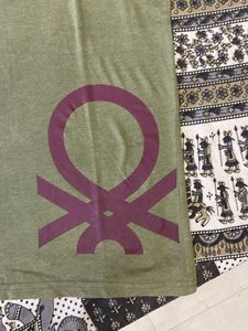 UCB united colors of benetton tshirt