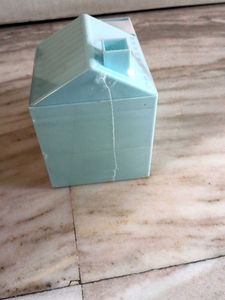 SALE 🆕Cute House Storage Box