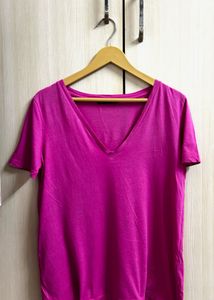 Zara - Fuschia Pink V-Neck T-Shirt